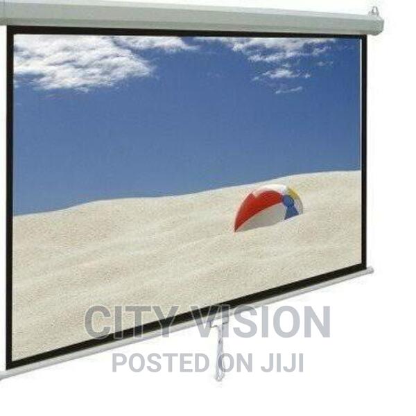 Manual Projector Screen Available - main view