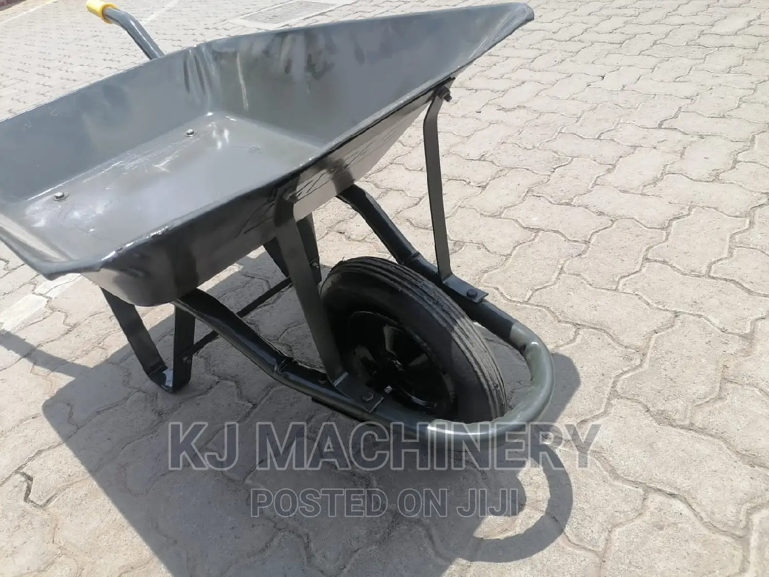 Wheelbarrow-Field Equipments and Tools-Easy to Use.