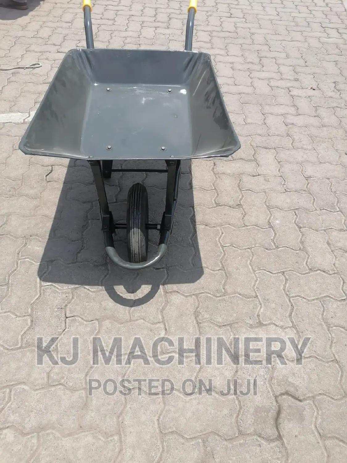 Wheelbarrow-Field Equipments and Tools-Easy to Use.