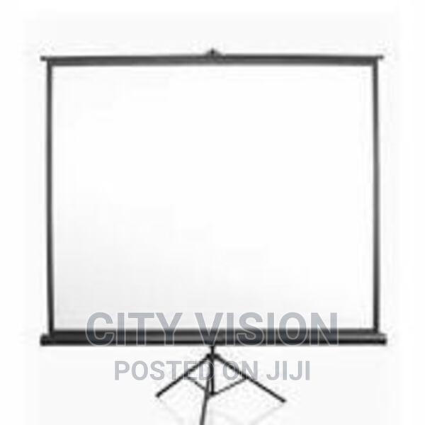 Tripod Projector Screen 145×145 Cm