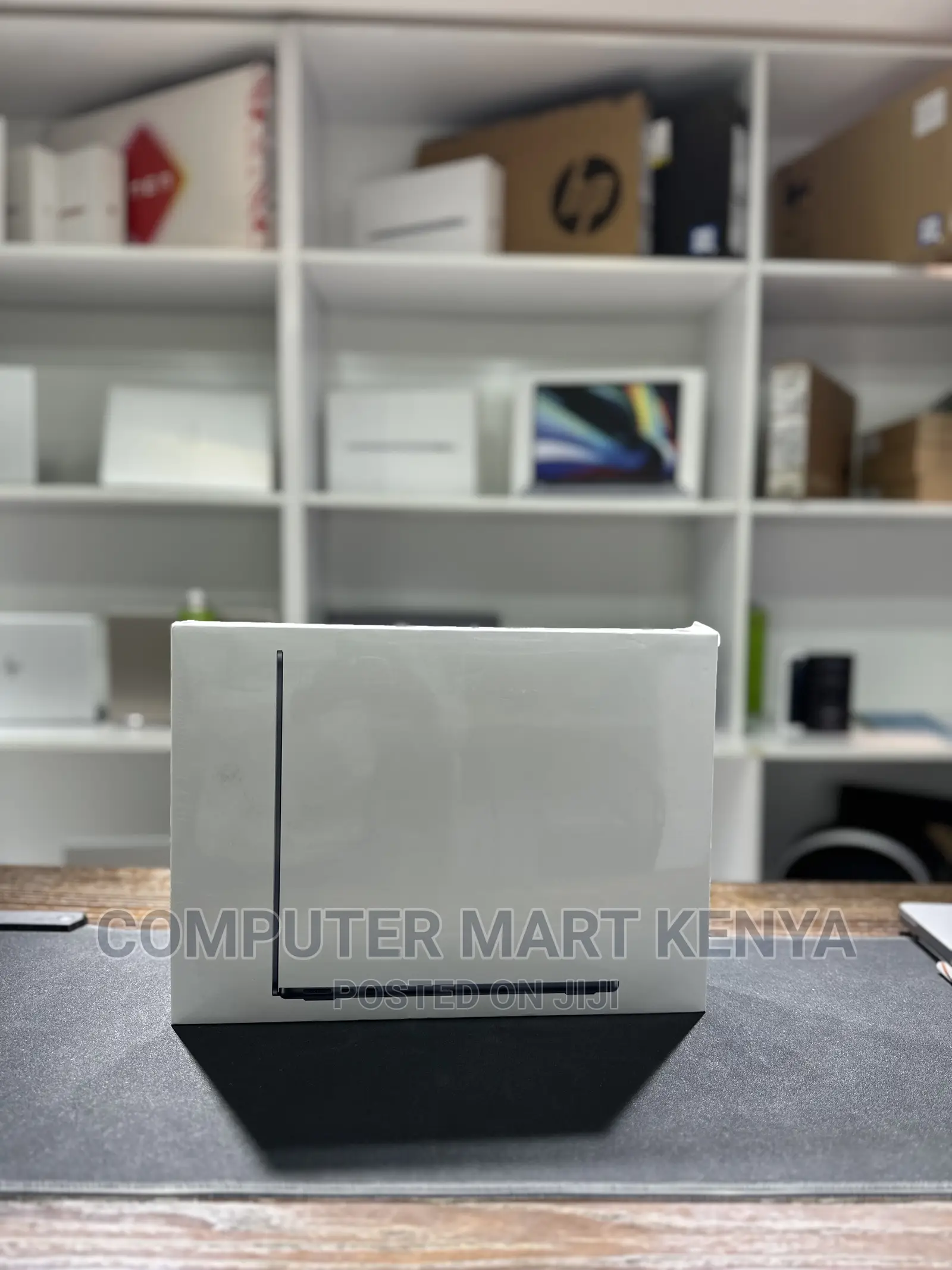 New Laptop Apple MacBook Air 8GB Apple M1 SSD 256GB