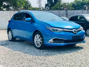 Toyota Auris 2016 Blue