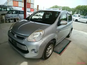 Toyota Passo 2016 Gray
