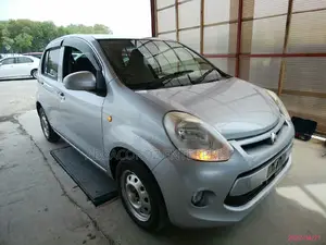 Toyota Passo 2016 Gray