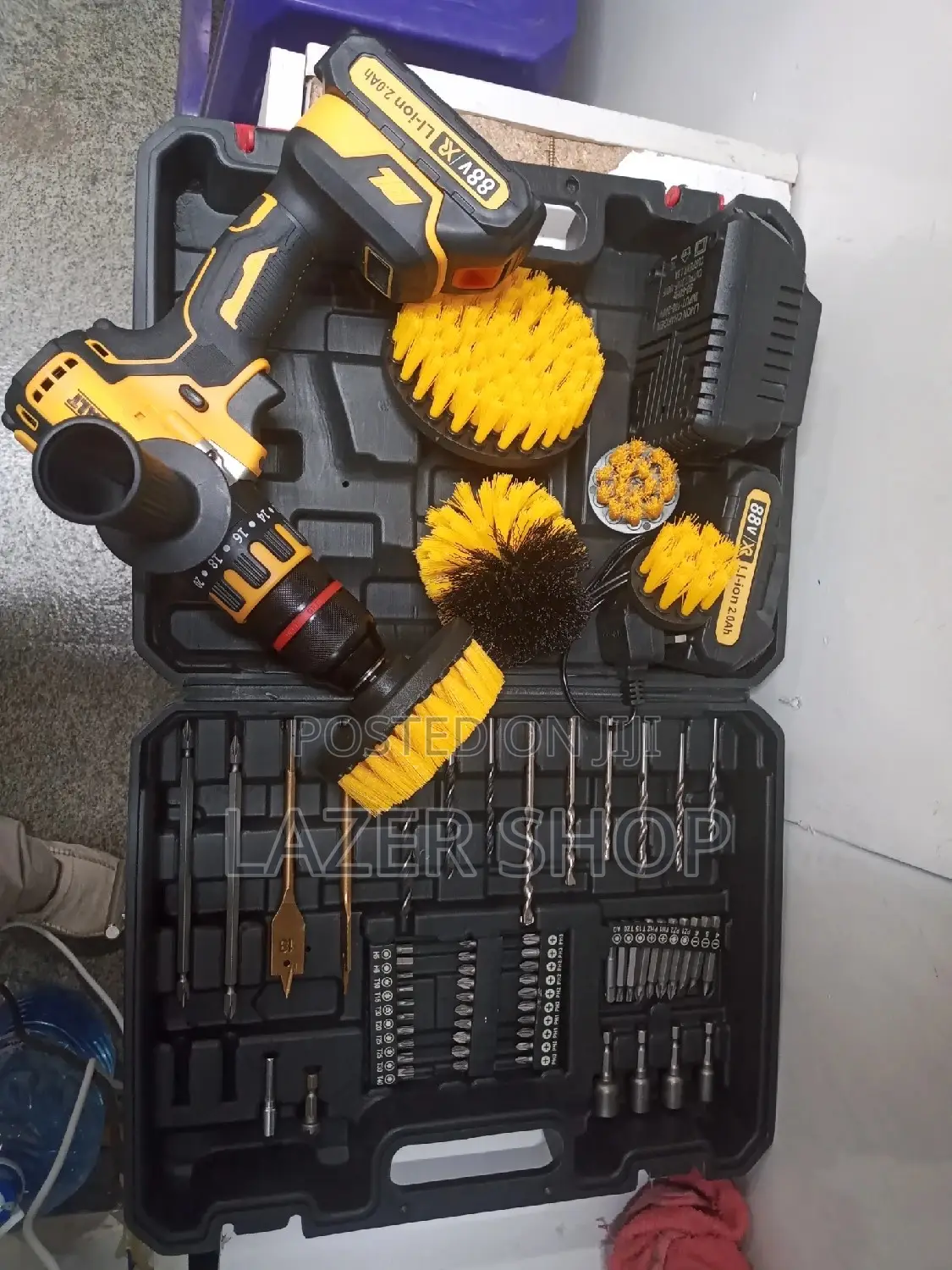 Cordless Drill With Brush