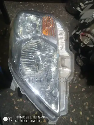 Premio 260 Headlights Xenon