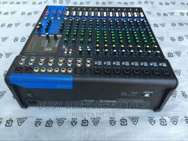 Plain Yamaha 16channels - main view