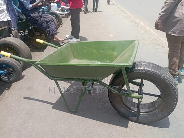 Wheelbarrow - thumbnail 3