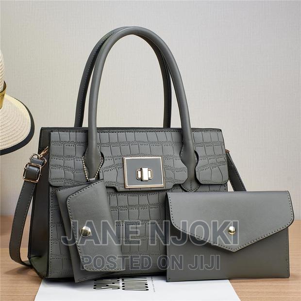 Ladies Handbag - thumbnail 2