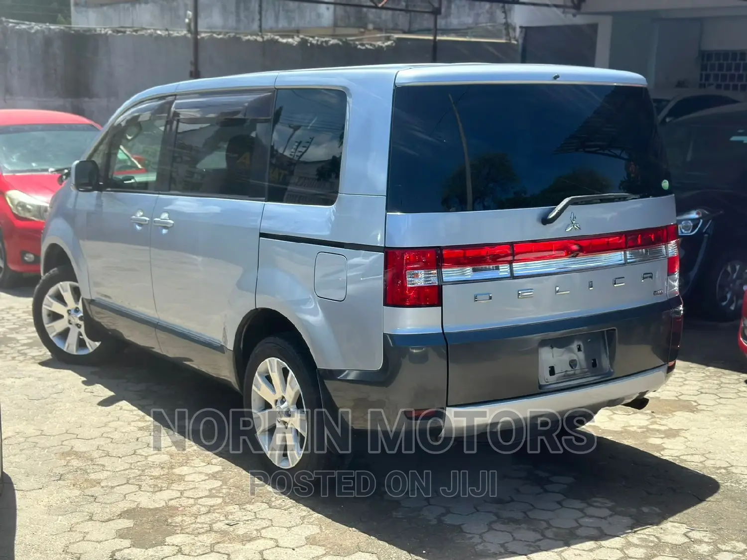 Mitsubishi Delica 2016 Silver