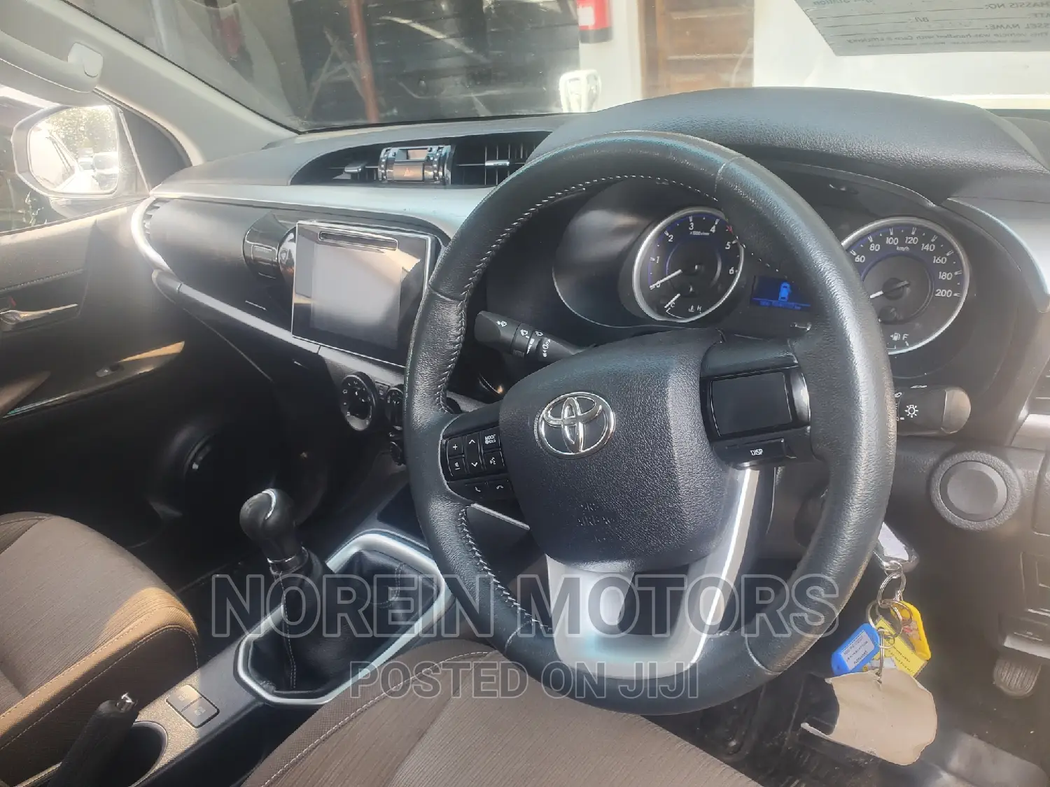 Toyota Hilux 2016 White