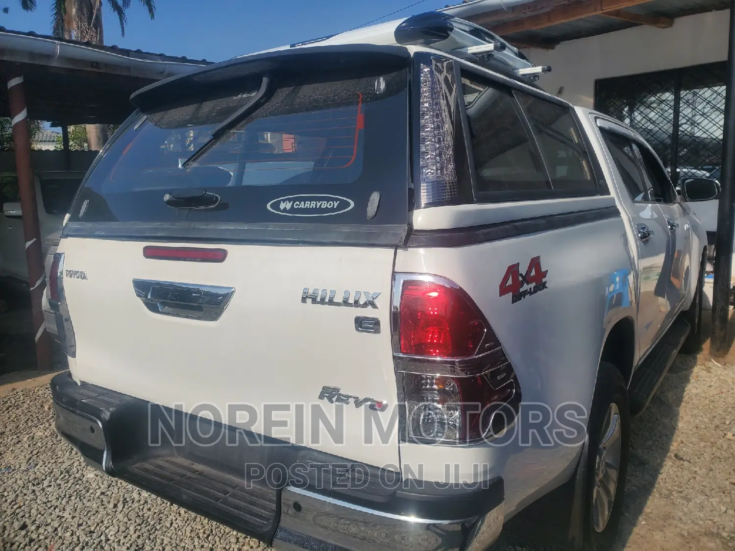 Toyota Hilux 2016 White