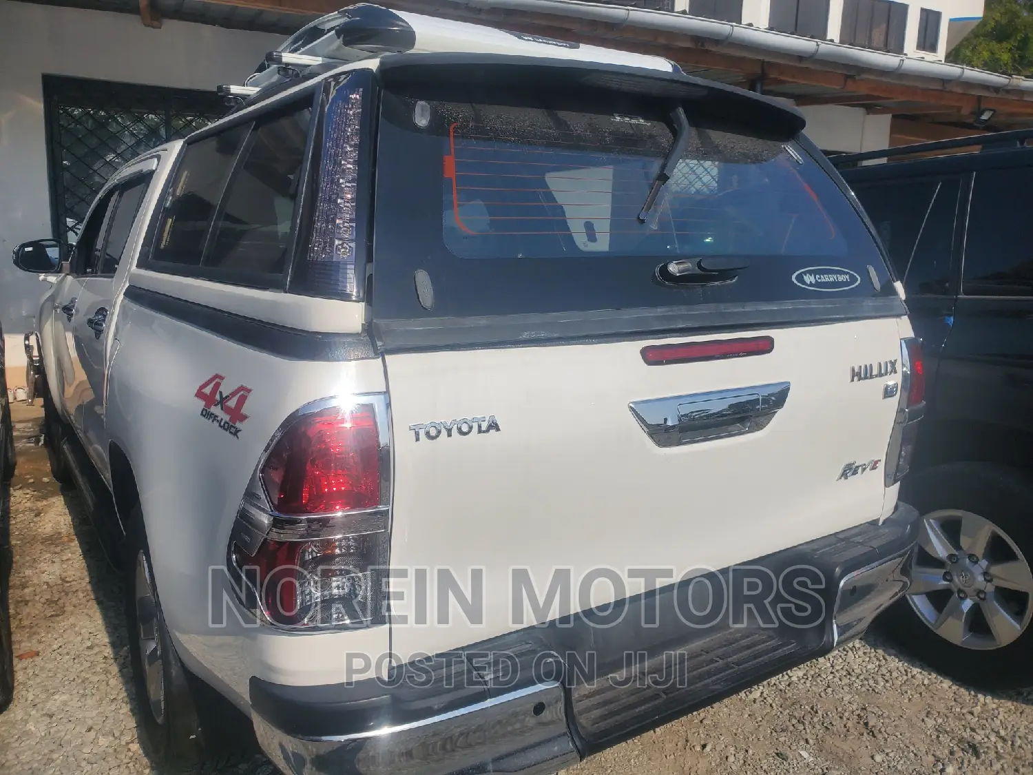 Toyota Hilux 2016 White