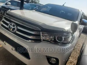 Toyota Hilux 2016 White