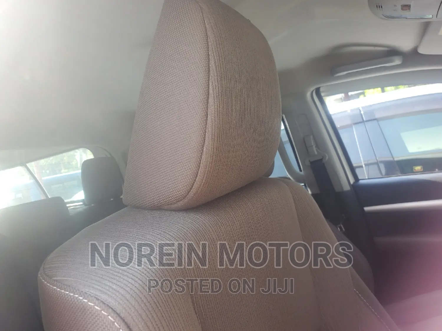 Toyota Hilux 2016 White