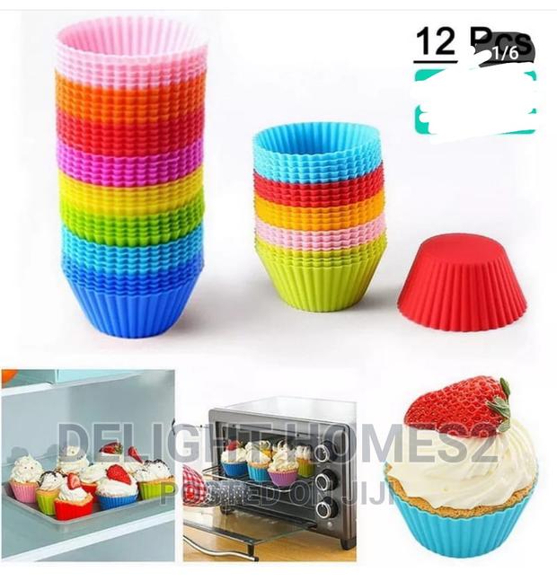 12 Piece Cupcake Mold - main view