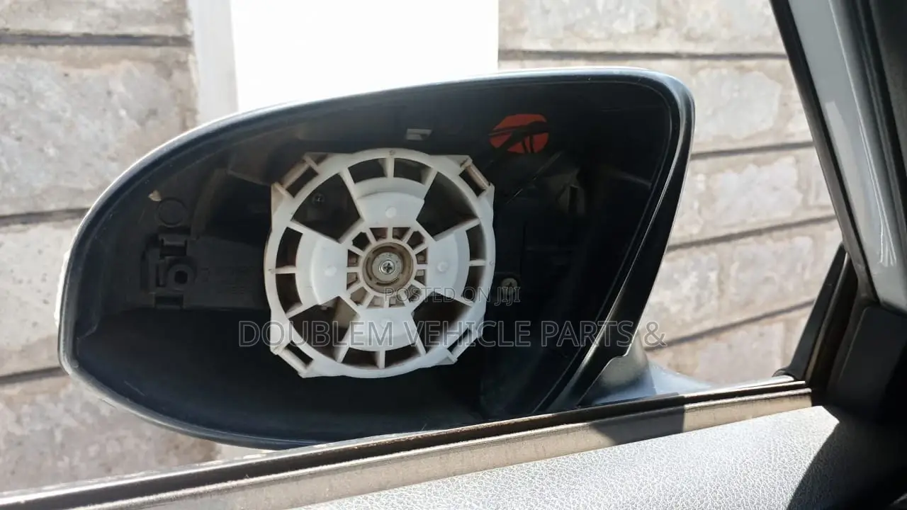 Mirror Plate Holder Corolla Fielder/Axio 2013,2014,161