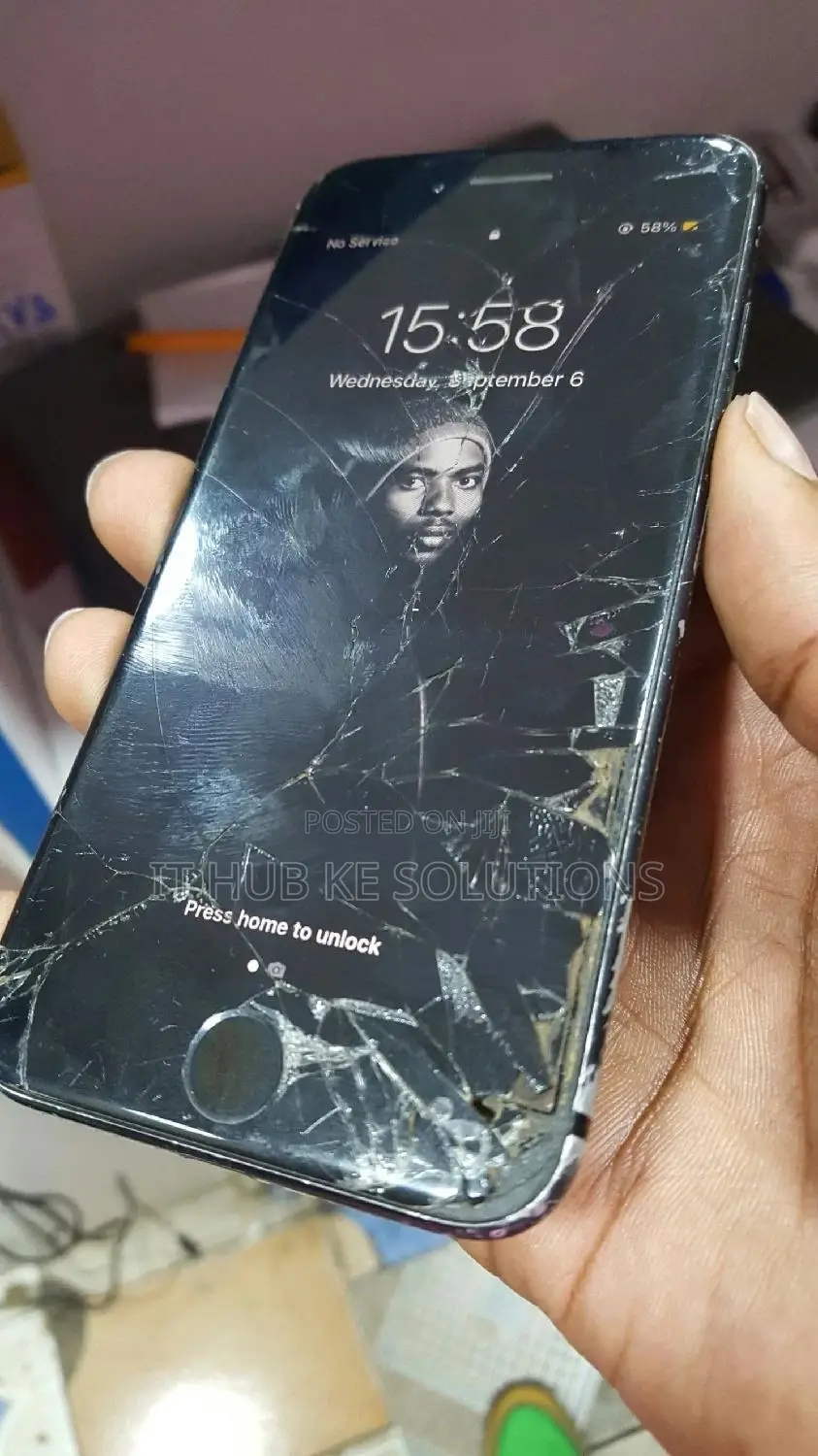 iPhone 7 Screen Replacement .