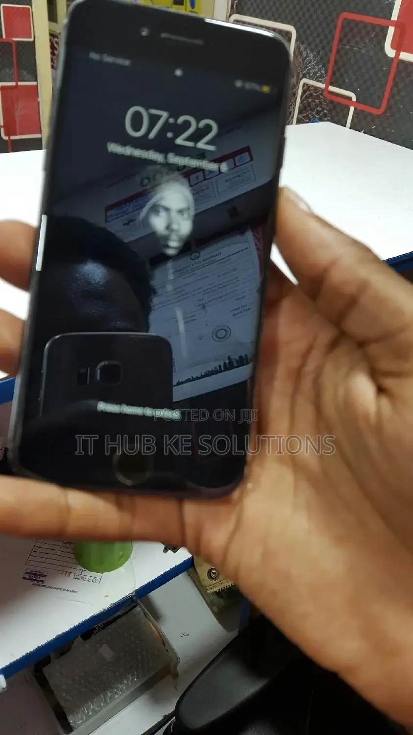iPhone 7 Screen Replacement .