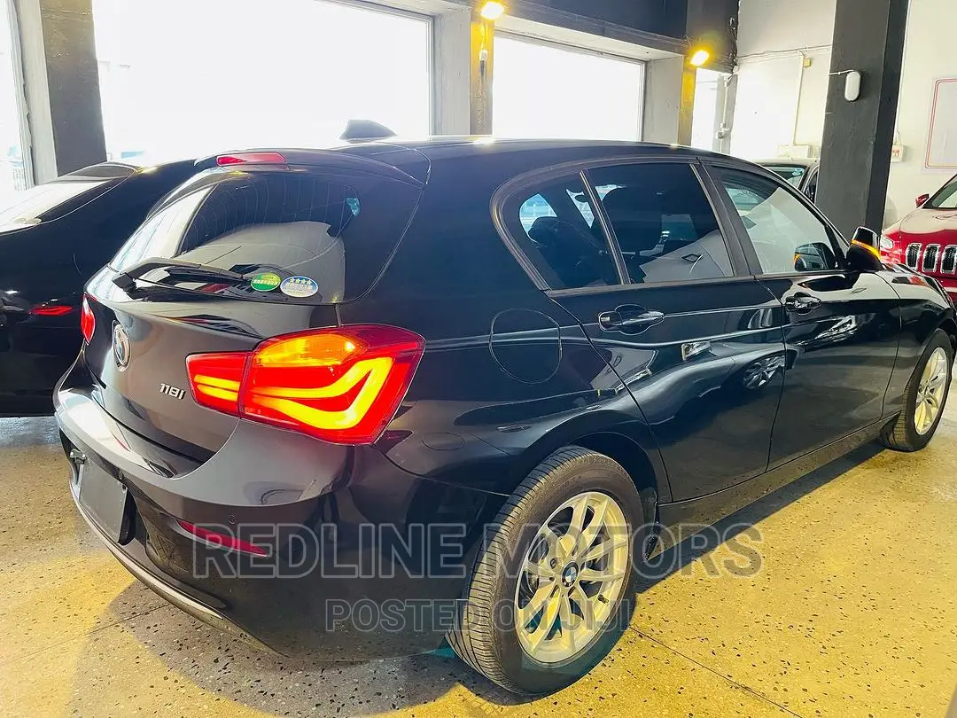 BMW 118i 2016 Black