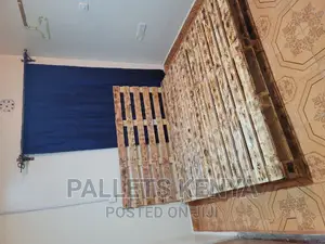 6x6 Premium Pallet Bed- Detachable Bed-