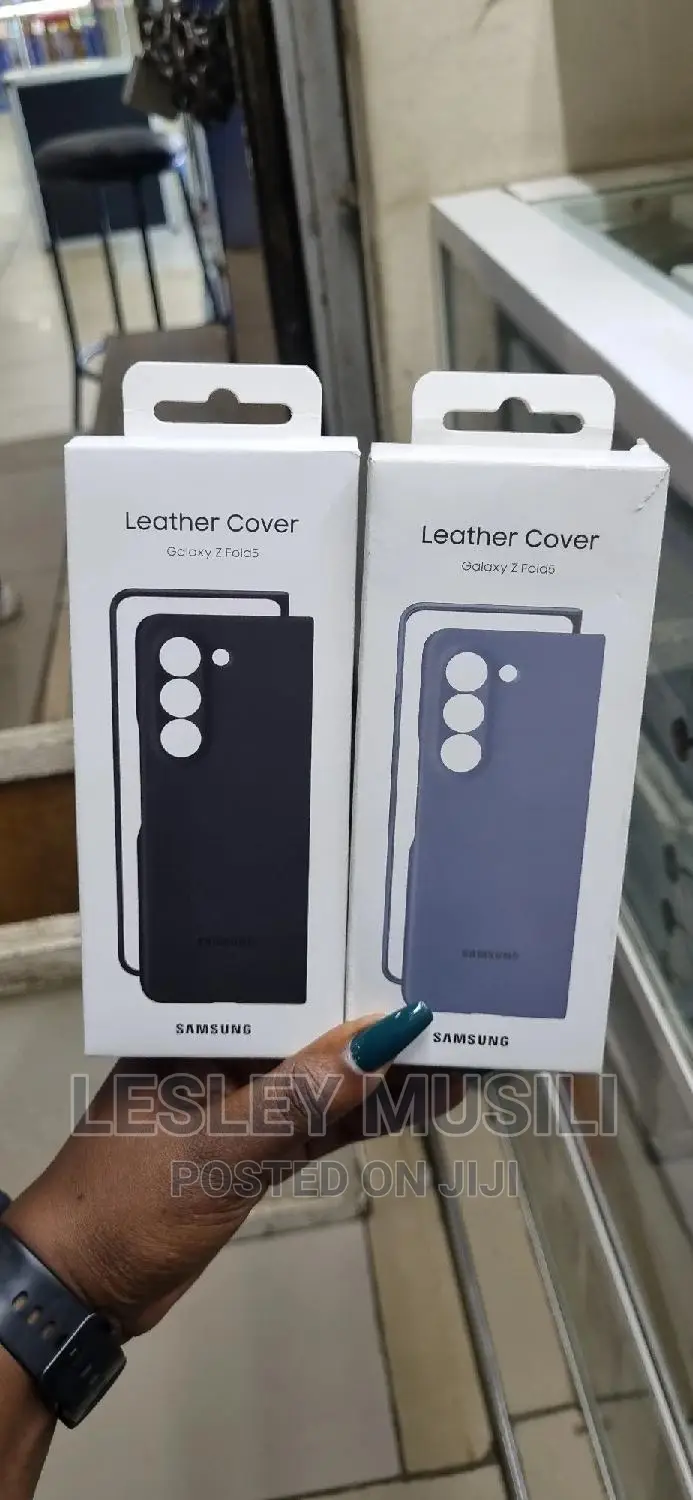 Leather Cover
Galaxy Z Fold5 Samsung