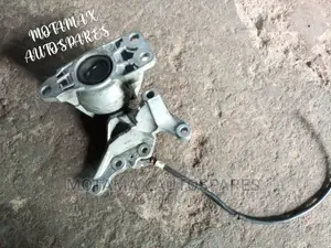 Nissan X-Trail NT32 Engine Mounting