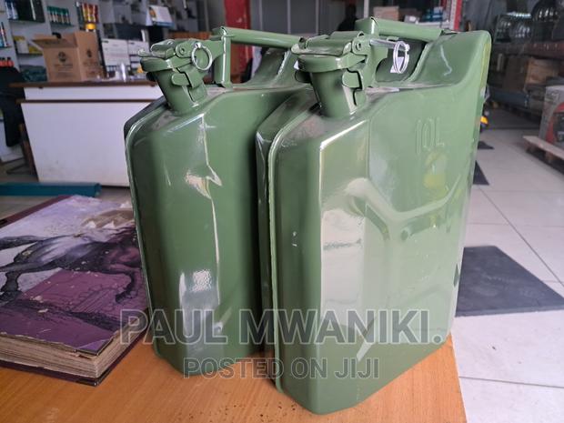 10 Litre Metal Fuel Can - thumbnail 2