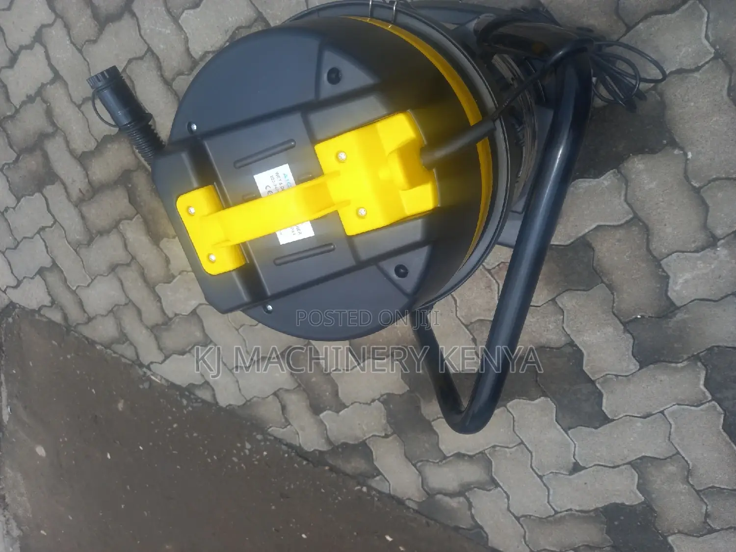 Wet and Dry Vacuum Cleaner