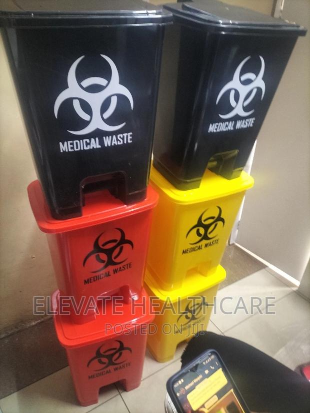 Pedal Bin. 30 Litres Red, Yellow,Orange - thumbnail 3