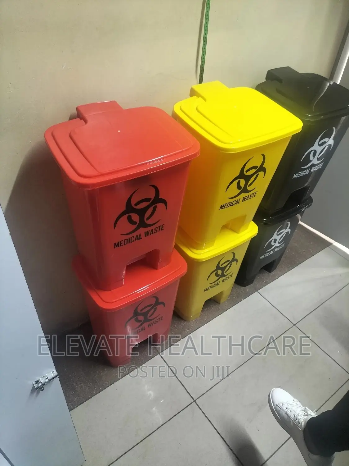 Pedal Bin. 30 Litres Red, Yellow,Orange
