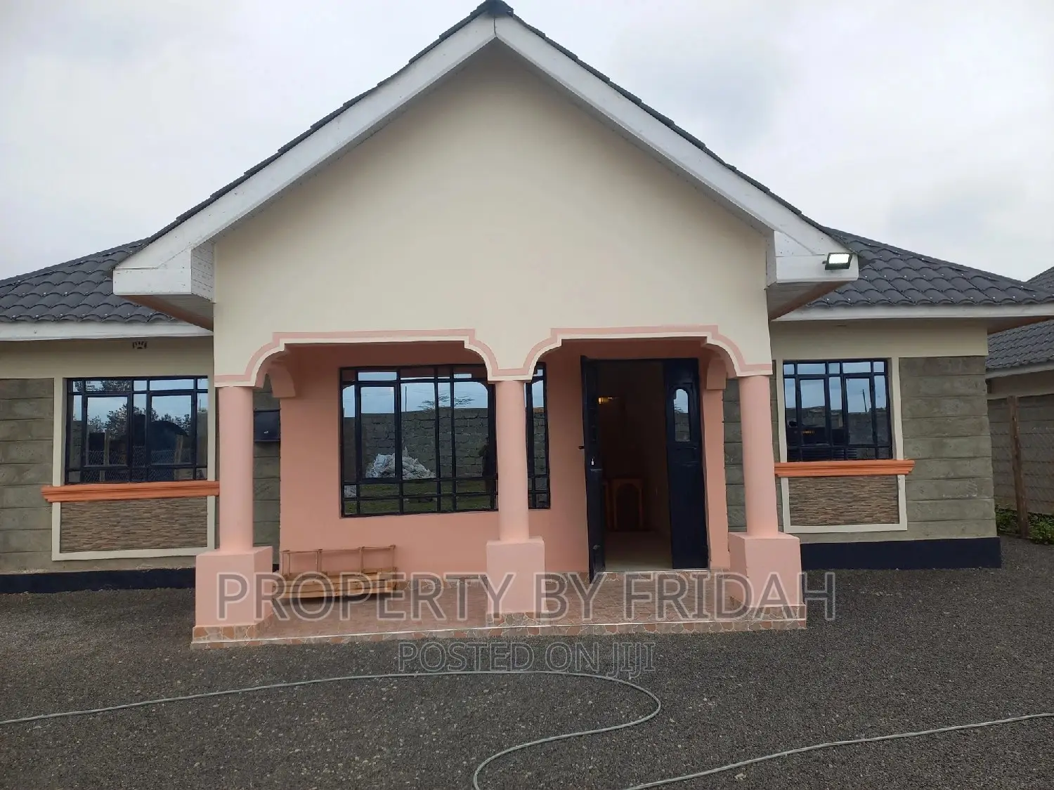 3bdrm Bungalow in Kitengela for sale