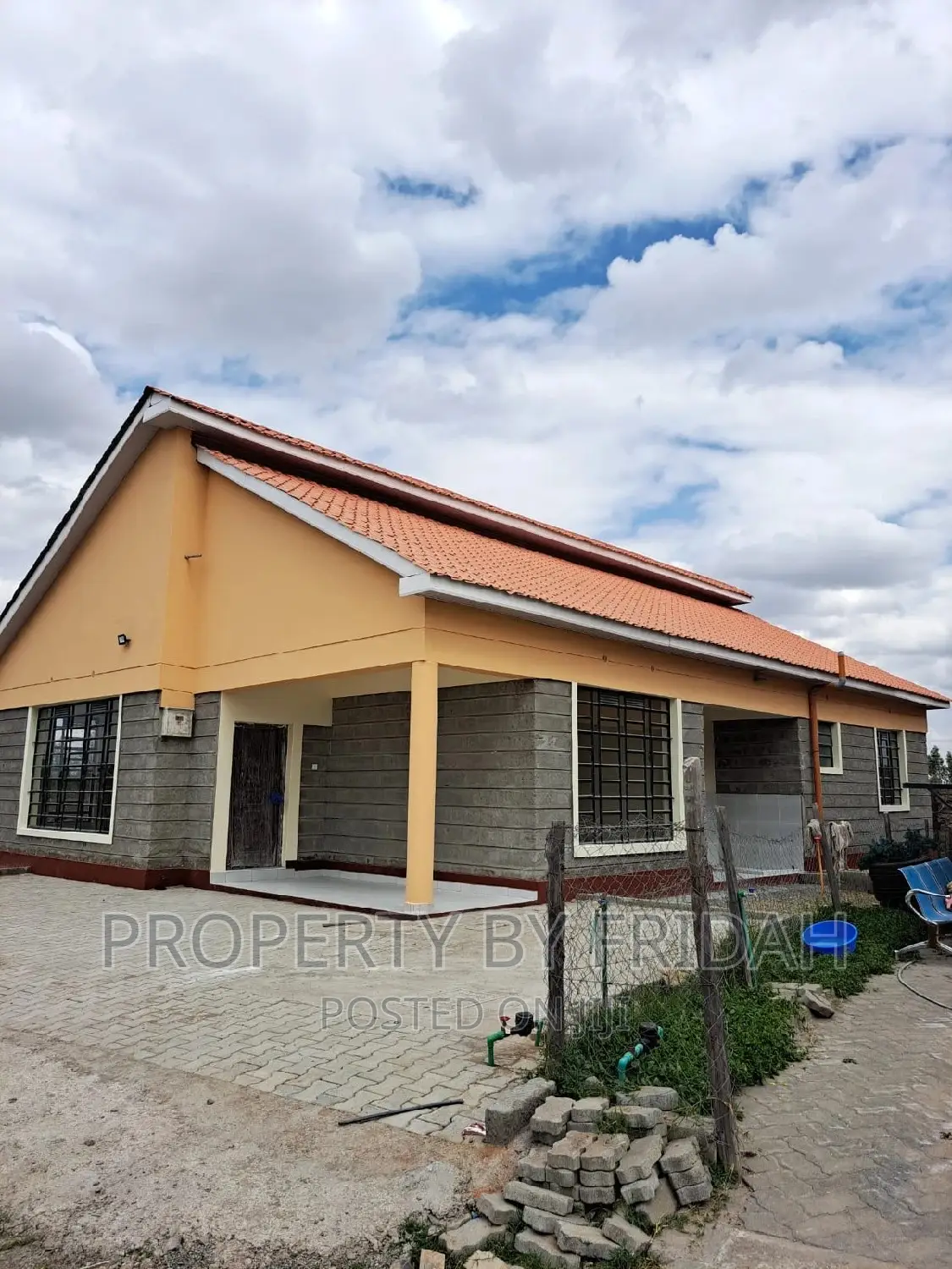 3bdrm Bungalow in Kitengela for sale