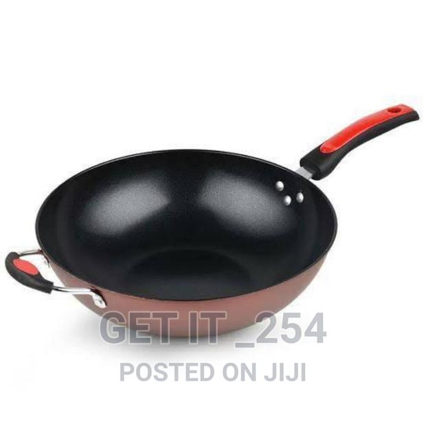 34cm Nonstick Wok Pan - main view