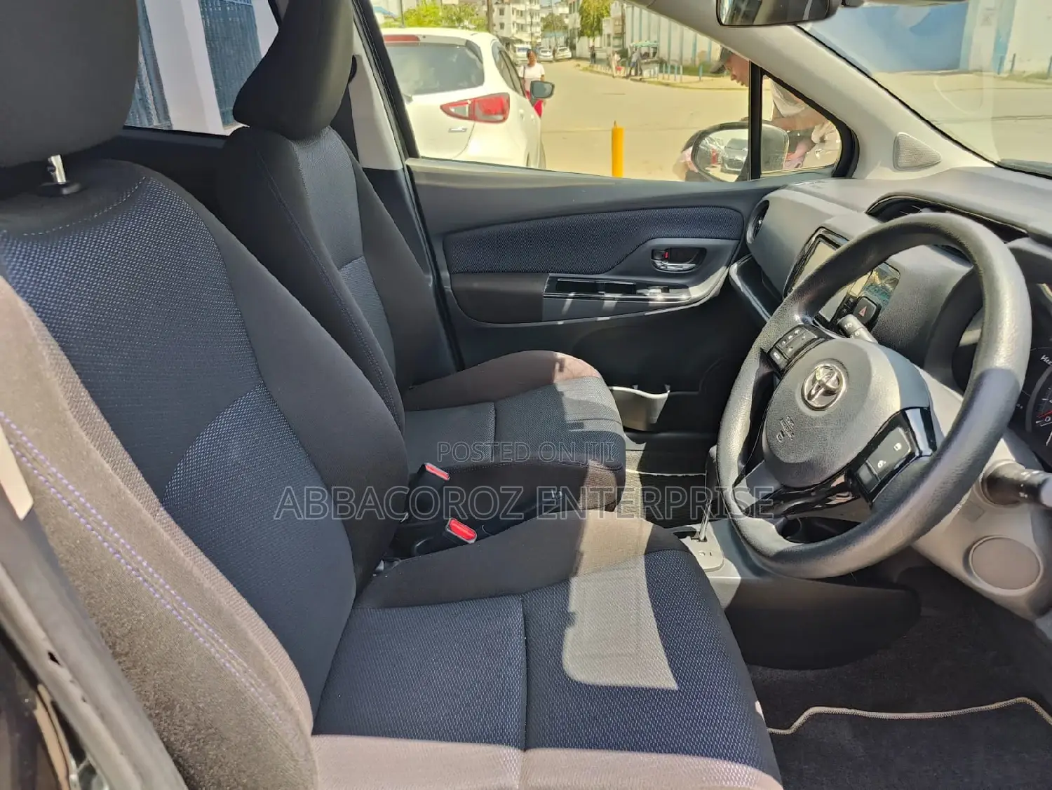 Toyota Vitz 2016 Black