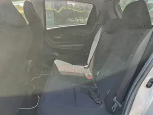 Toyota Vitz 2016 Silver