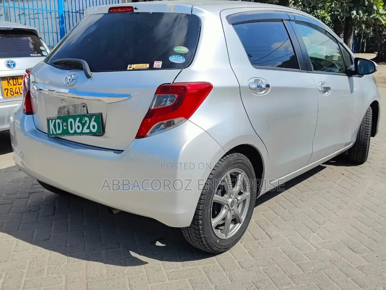 Toyota Vitz 2016 Silver