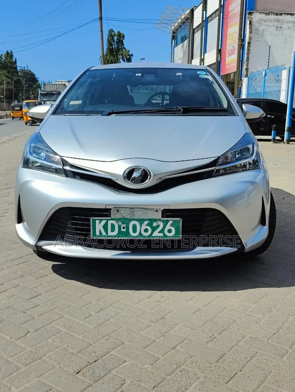 Toyota Vitz 2016 Silver