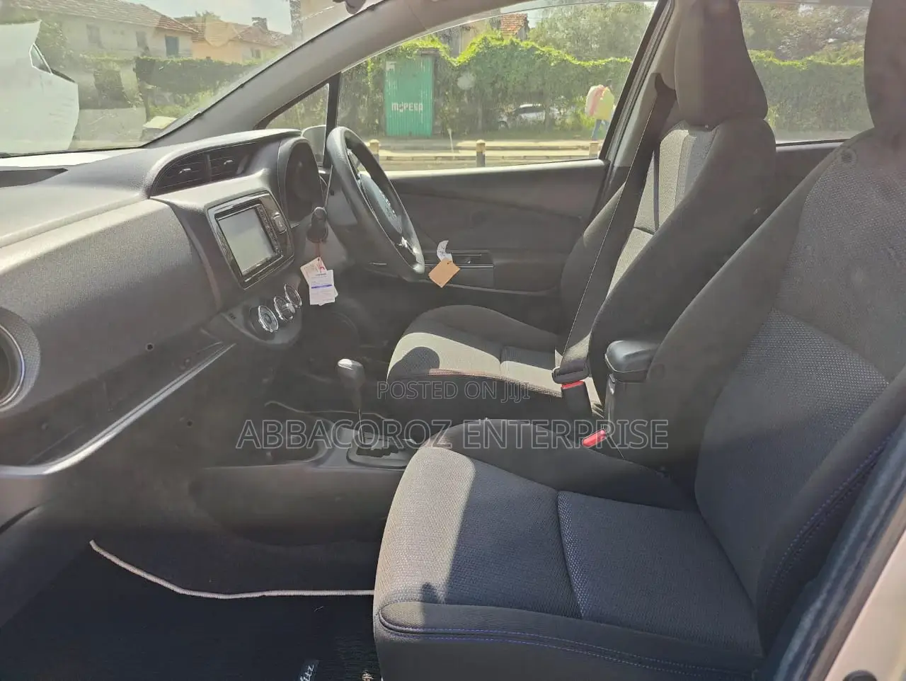 Toyota Vitz 2016 Silver