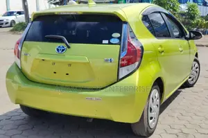 Toyota Aqua 2016 Green