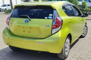 Toyota Aqua 2016 Green