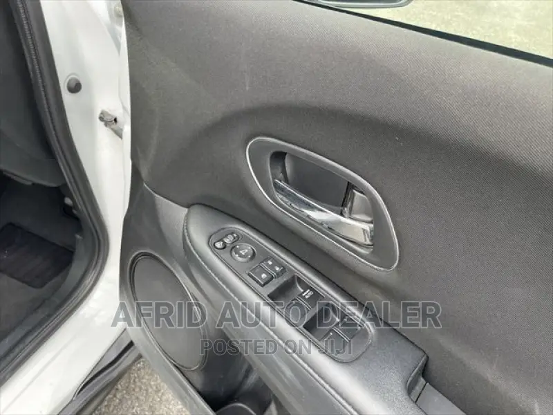Honda Vezel 1.5 Hybrid 2WD 2016 White