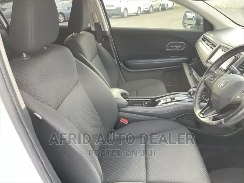 Honda Vezel 1.5 Hybrid 2WD 2016 White
