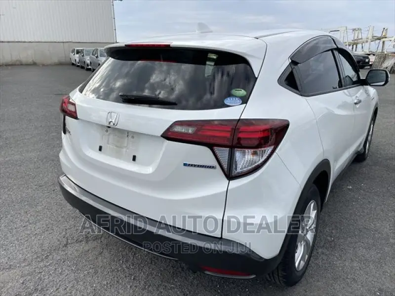 Honda Vezel 1.5 Hybrid 2WD 2016 White