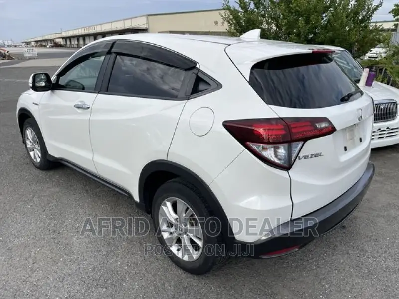 Honda Vezel 1.5 Hybrid 2WD 2016 White