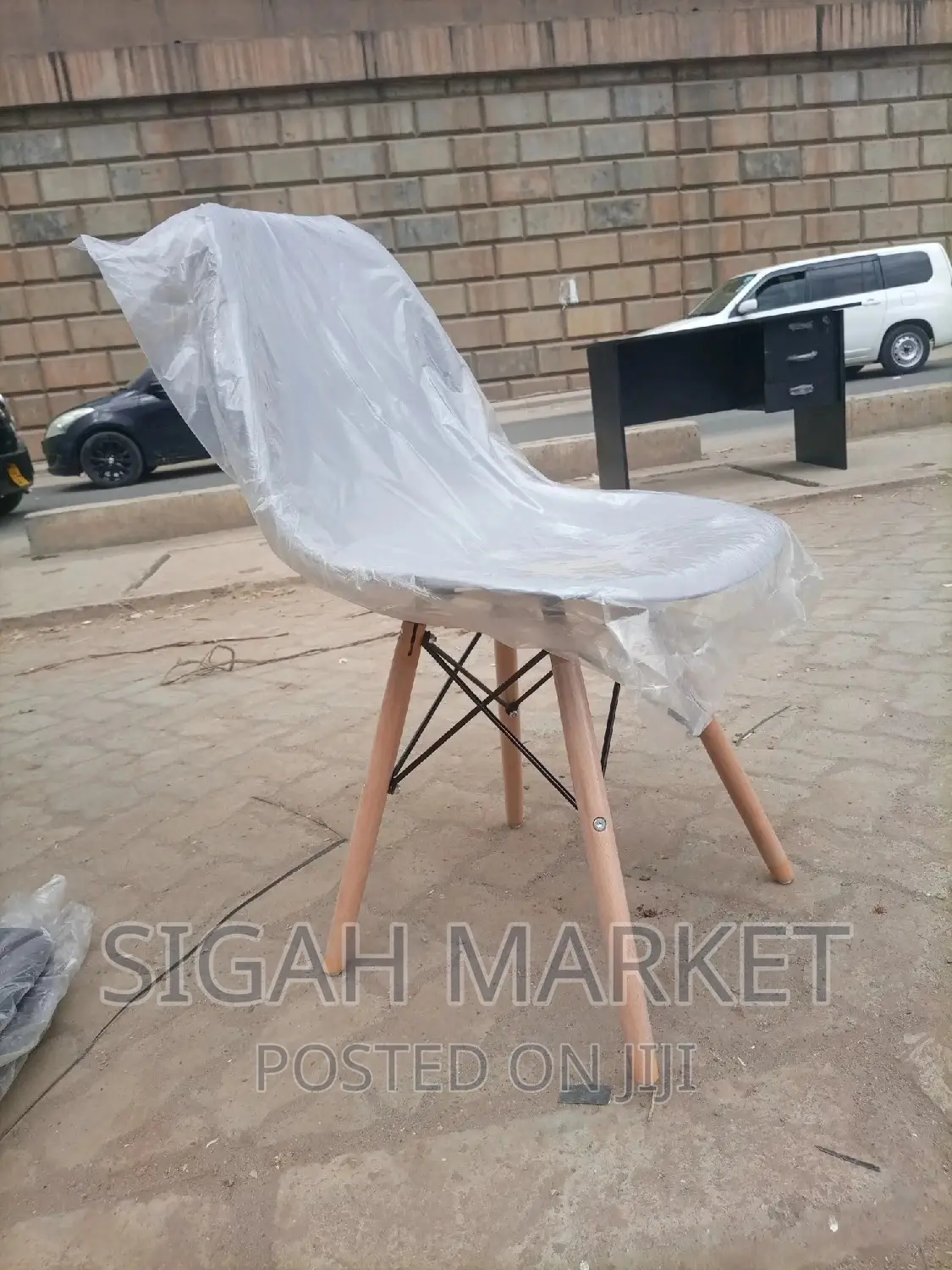 Aemes Chair