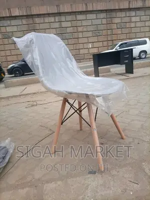 Aemes Chair