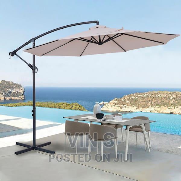 Solar-Led Patio Umbrellas% Patio Umbrellas% Patio Umbrellas°