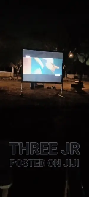 Night Movie Projection Screen 8x6ft Size