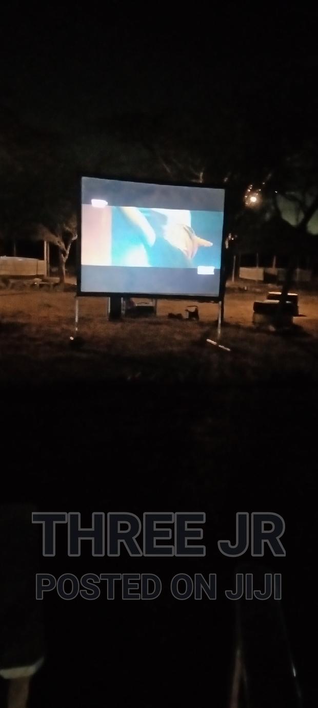 Night Movie Projection Screen 8x6ft Size - thumbnail 3